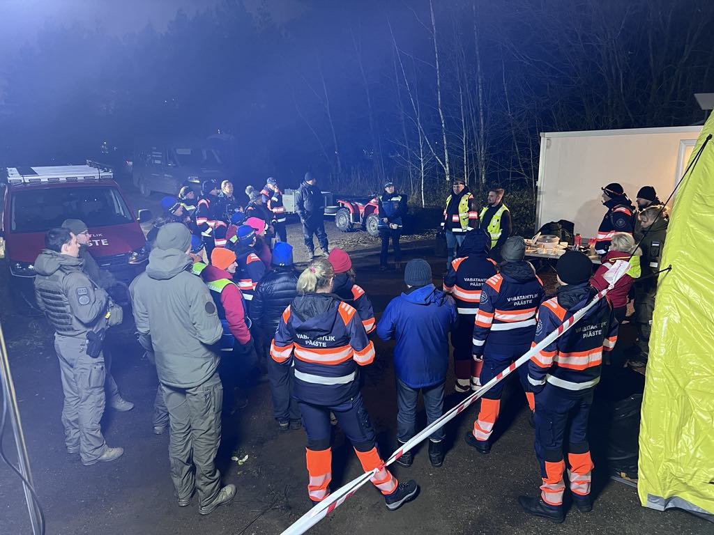 Ülemiste järve metsas toimus 9. novembril suur otsinguõppus Vabatahtliku Reservpäästerühma, Politsei- ja Piirivalveameti, Päästeameti ja Tallinna Lennujaama Pää